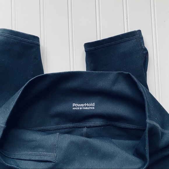 🎉HOST PICK | Fabletics Mila High-Waisted Capri - Picture 2 of 7